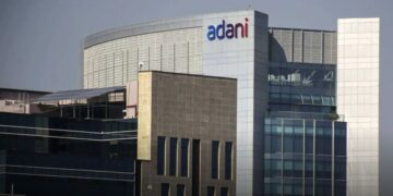 Adani Green's profit increased by 95% in the first quarter, the stock closed with a big jump - India TV Hindi