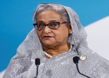 After violence in Bangladesh, PM Sheikh Hasina takes a big step, she is going to do this work - India TV Hindi