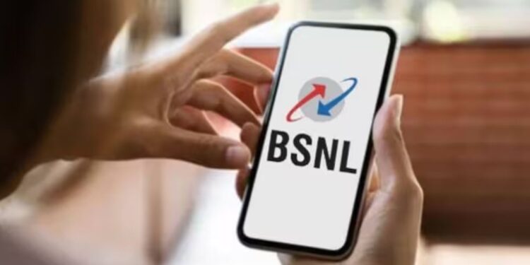 BSNL increased the 'headache' of private telecom companies, added lakhs of new users in a month - India TV Hindi