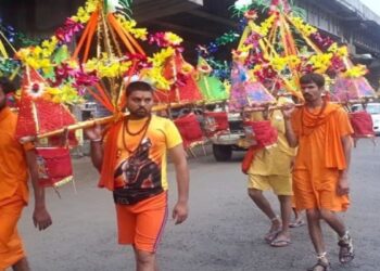 Ban will continue to write names on shops in Kanwar Yatra route: Ban will continue on the order to write names on shops in Kanwar Yatra route, Supreme Court also sought response from Uttarakhand and MP government