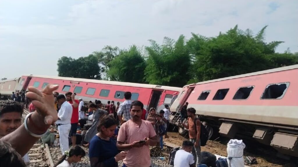 Dibrugarh Express Train Accident Update: Another update in the Dibrugarh Express train accident in Gonda, a warning was issued to drive slowly on that track