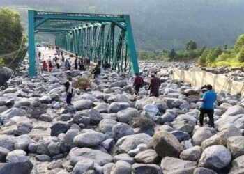 Himachal Cloud Burst Video: Due to cloudburst near Palchan in Himachal, bridge and road were filled with stones, dangerous scene in the video!; If you are going for a trip, then definitely save these two mobile numbers, Himachal Pradesh Cloud Burst Video near palchan