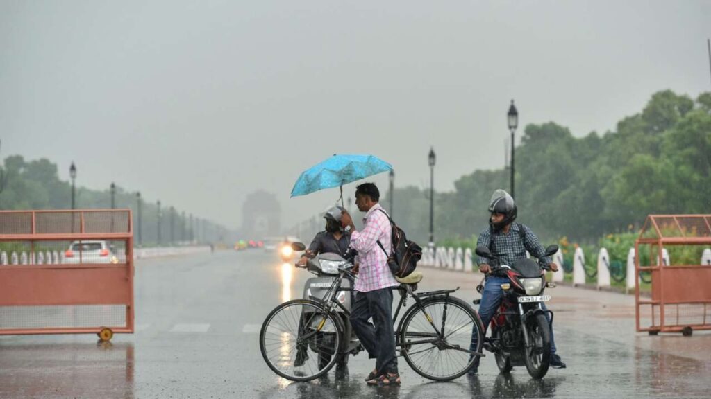 IMD Weather Update: Clouds will rain in Delhi and UP today, monsoon is angry with Bihar - India TV Hindi