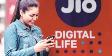 Jio launches three new cheap recharge plans, OTT apps will be available for free with unlimited calling and data - India TV Hindi
