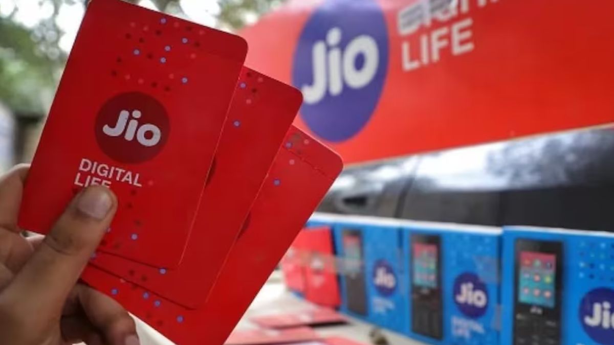Jio's gift to crores of users, secretly launched cheap unlimited 5G plan with long validity - India TV Hindi