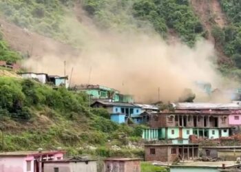 Landslide in Budhakedar, Uttarakhand destroys village, heart wrenching video - India TV Hindi