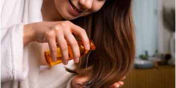 Make this magical oil at home, your hair will become velvety and dryness will go away - India TV Hindi