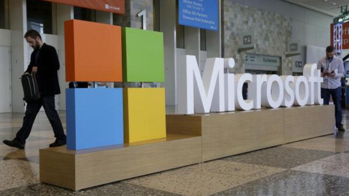 Microsoft's server faced a technical glitch or was it a cyber attack, know how the chaos was caused - India TV Hindi