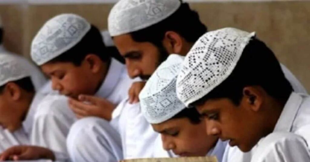 Muslim Personal Law Board appealed to Yogi government on the issue of madrasas