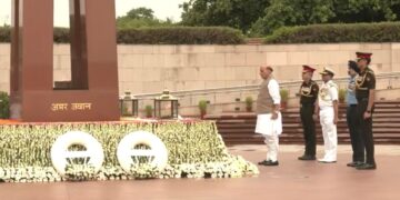 On Kargil Vijay Diwas, Defence Minister Rajnath Singh paid tribute to the martyrs, said this - India TV Hindi