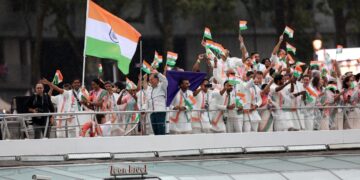 PV Sindhu and Sharath Kamal led the Indian contingent at the opening ceremony, watch VIDEO - India TV Hindi