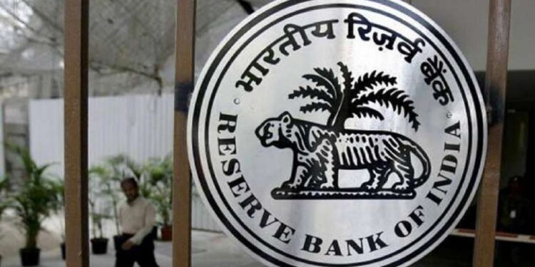 RBI tightens rules for cash payments in banks, will be implemented from November 1, know the full details - India TV Hindi