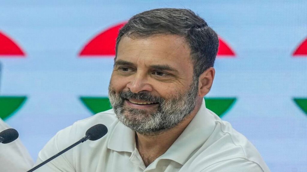 Rahul Gandhi to be honoured with 'Oommen Chandy Public Servant Award' - India TV Hindi