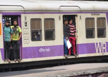 Railway: Railways will add 250 new suburban services in Mumbai, distance between two trains will decrease - India TV Hindi