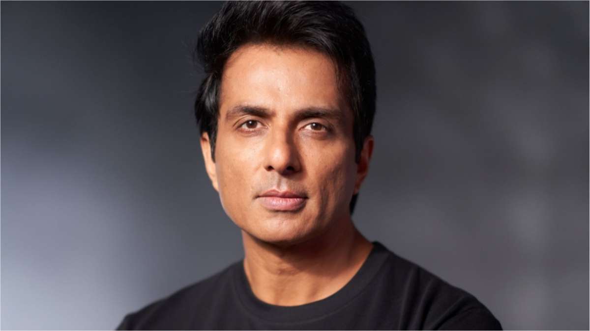 Sonu Sood became a savior for a poor student, did such a thing that he is getting praise from all sides - India TV Hindi