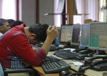 Stock market gets a shock, Sensex opened down by 540 points, Nifty also fell heavily - India TV Hindi