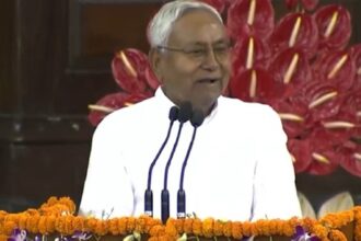 To whom did Nitish Kumar say, I am pleading you: I fold my hands before you, if you say, I can even hold your feet, to whom did Bihar CM Nitish Kumar say this…