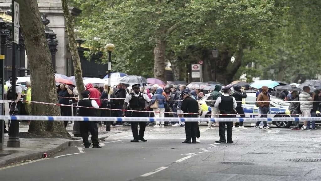 Two children killed, 9 injured in stabbing incident in Britain; accused arrested - India TV Hindi