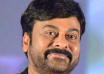 When a fan came to take a photo, Chiranjeevi pushed him aside, netizens got angry after watching the video