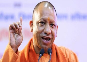 Yogi plans to connect villages directly, took a big decision, officers should stay within limits, otherwise...