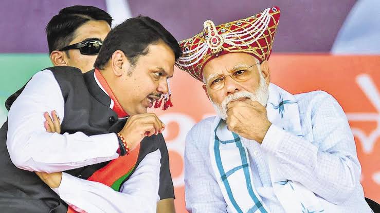 11 Naxalites surrender in Gadchiroli, Maharashtra, PM Modi pats Fadnavis' back