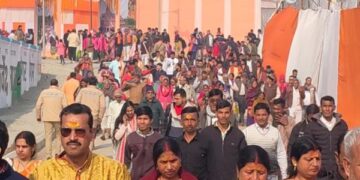 Ayodhya News: Crowd of devotees in temples after bathing on Paush Shukla Purnima.