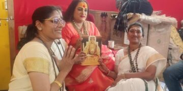 Mahakumbh 2025: Kinnar Akhara chief supports Swami Nityananda