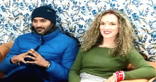 Mahakumbh 2025: Greece's Panelope became a bride, 7 rounds with yoga guru Siddharth