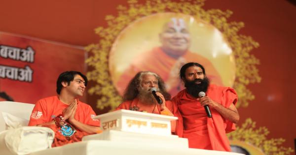 Mahakumbh 2025: Yoga Guru Baba Ramdev reached Mahakumbh, said- "Ration less, posture more and food less, bhajan more"