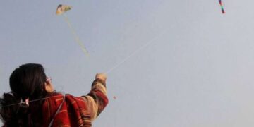 4 people died due to throat slit by kite string in Gujarat, including a 4 year old child - India TV Hindi
