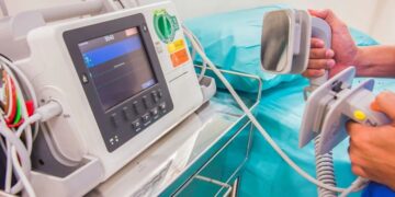 8 year old girl dies of cardiac arrest in school, collapses after chest pain - India TV Hindi