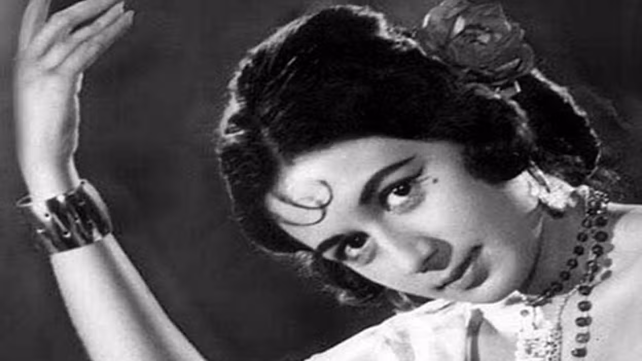 Actress Nanda wanted to join Azad Hind Fauj, due to this she remained unmarried all her life, know this story related to her on her birthday