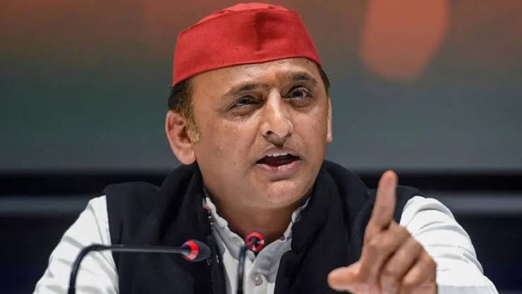 Akhilesh Yadav Latest Update News in Hindi | Samajwadi President Akhilesh Yadav Demands Yogi Government Arrangement Mahakumbh Mela 2025 | Akhilesh Yadav Tweet Uttar Pradesh News Today Latest Update in Hindi News Track Hindi News UP Ka Taaza Samachar in Hindi | Akhilesh Yadav News: By tweeting the video of Mahakumbh, SP President Akhilesh Yadav demanded from the government to arrange food for the pilgrims. News Track in Hindi