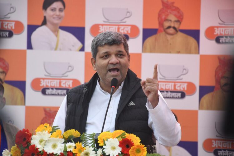 Ashish Patel.No resignation. If you have courage then dismiss me. Minister Ashish Patel. tough challenge to Yogi Newstrack. Hindi News | Ashish Patel: Don't resign, if you have courage then dismiss...' Minister Ashish Patel's tough challenge to Yogi. News Track in Hindi