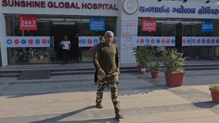 CISF jawan shot himself at Surat International Airport, died during treatment - India TV Hindi