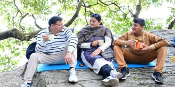 CM Pushkar Singh Dhami was seen spending time with family, enjoyed trekking - India TV Hindi