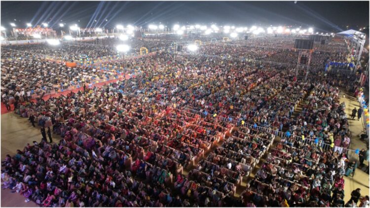 Celebration of Sanatanis in New Year, 1 lakh people recited Hanuman Chalisa together - India TV Hindi