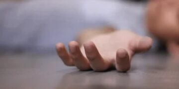 Dead bodies of four people of the same family found in Bengaluru. Karnataka News| Karnataka Latest News| Karnataka Crime Karnataka Crime News Karnataka Suicide Newstrack | Karnataka: Dead bodies of four people of the same family found in a house in Bengaluru, the family was from UP. News Track in Hindi