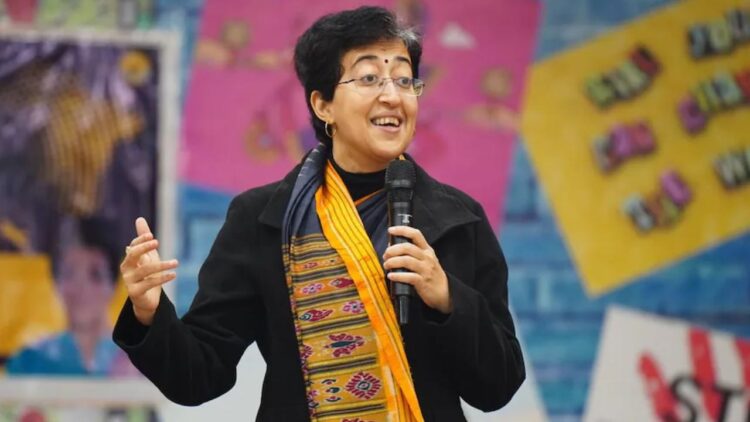 Delhi Assembly Election 2025 Update Atishi Marlena Kalkaji Assembly Seat History Caste Wise Voters in Delhi Election Latest News in Hindi | Delhi Top News in Hindi News Track | Delhi Latest Update in Hindi Samachar | Delhi Assembly Election 2025: Will Atishi be able to save her seat? , News Track in Hindi