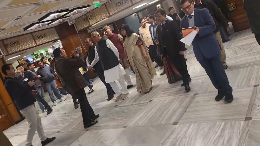 Delhi: Waqf meeting ends, JPC accepted the bill by 14 votes against 11 - India tv hindi