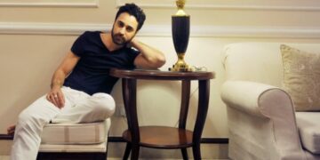 Did wonders with debut, started career with Aamir Khan, has many skills apart from acting - India TV Hindi