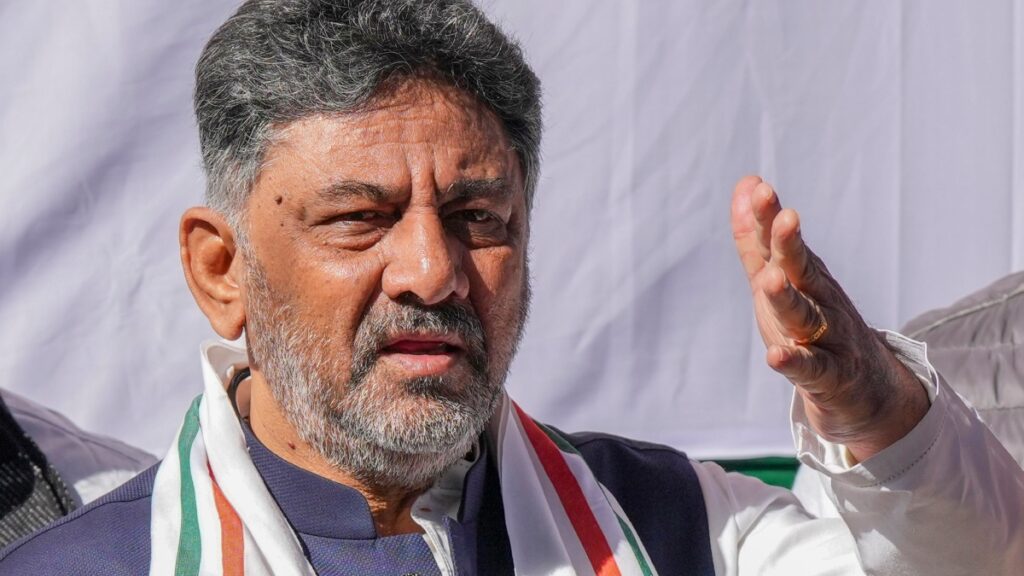 Discussion on change of power in Karnataka intensifies, DK Shivakumar gives statement on 'differences' - India TV Hindi