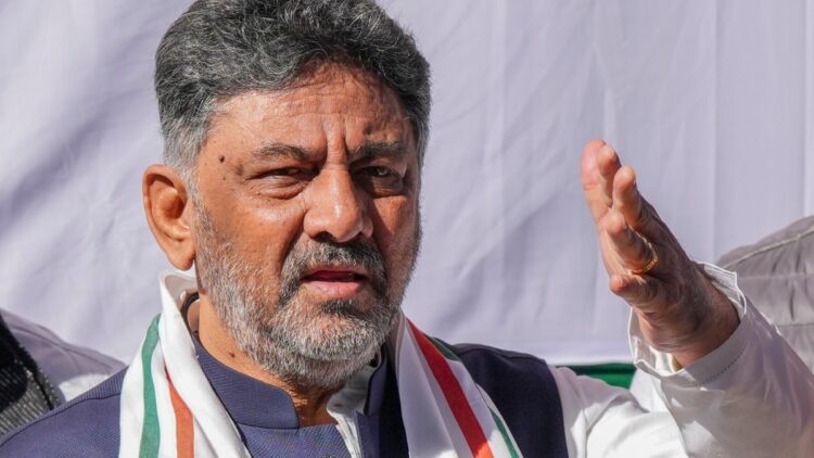 Discussion on change of power in Karnataka intensifies, DK Shivakumar gives statement on 'differences' - India TV Hindi