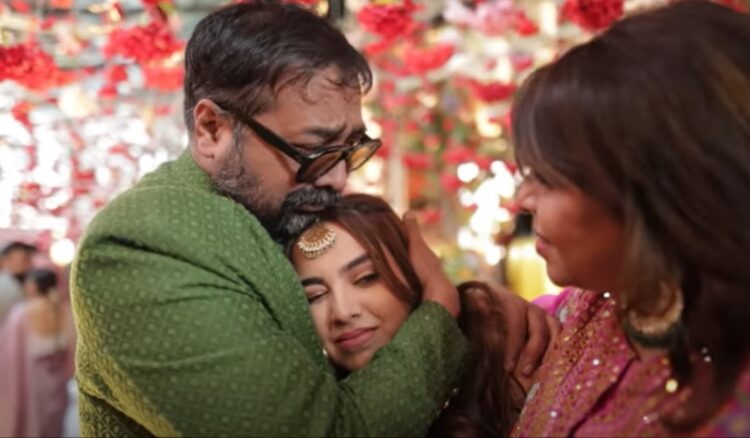 Famous director cried bitterly during daughter's farewell, you will become emotional after watching the video - India TV Hindi