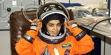 February 1: Shuttle Columbia Crashes returning to Earth, Kalpana Chawla dies - India tv hindi