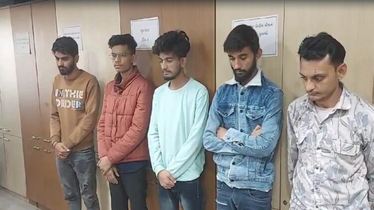 Fraud call center, millions of in the name of investing in the stock market; 5 arrested - India tv hindi