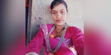 Girl falls into 500 feet deep borewell in Bhuj, rescue operation underway - India TV Hindi