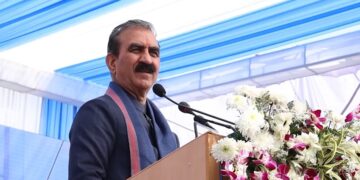 Himachal CM Sukhu inspected schools, announced to give Rs 1000 to each girl student - India TV Hindi