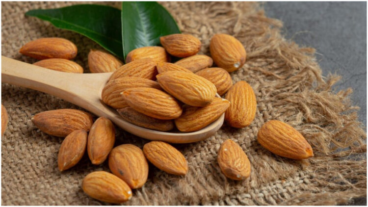 How many almonds should one eat in a day, at what time is eating more beneficial for health? - India TV Hindi