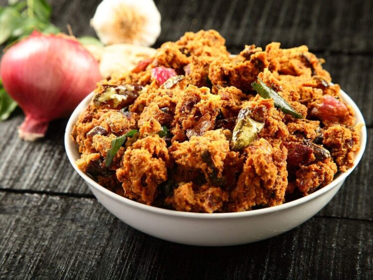 If there is no gram flour in the house then make crispy pakodas from cabbage, you will get amazing taste, know the method of making it.
